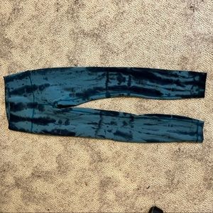 Lululemon Tie dye wunder train size 2
